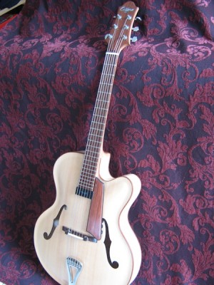 Maple and Sitka jazz guitar, a la natural